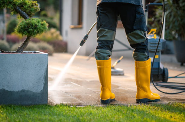 Best Garage Pressure Washing  in Sultan, WA